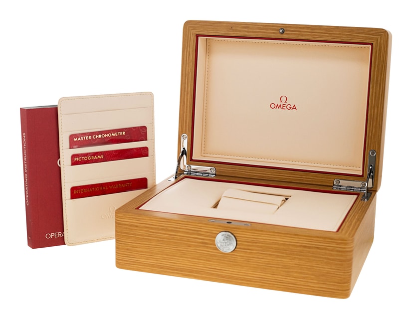 Omega Planet Ocean 215.33.40.20.01.001 Image 5